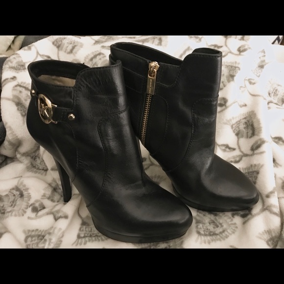 Black Michael Kors Stiletto Pumps - Picture 4 of 5